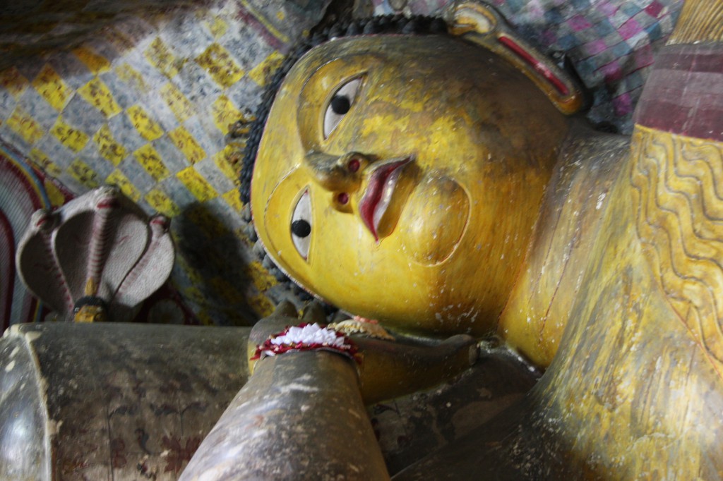 Schlafender Buddha in der Höhle 1 von Dambulla