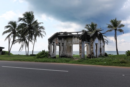 Vom Tsunami verwüstetes Haus an der Küste von Sri Lanka